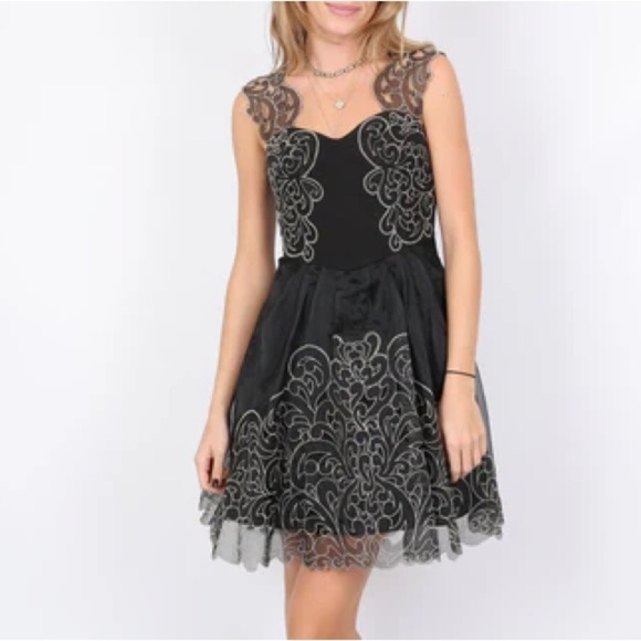 Karen Millen Baroque Embroidered Swirl Mini Fit Flare Party Dress Black Gold 8 - Picture 2 of 16